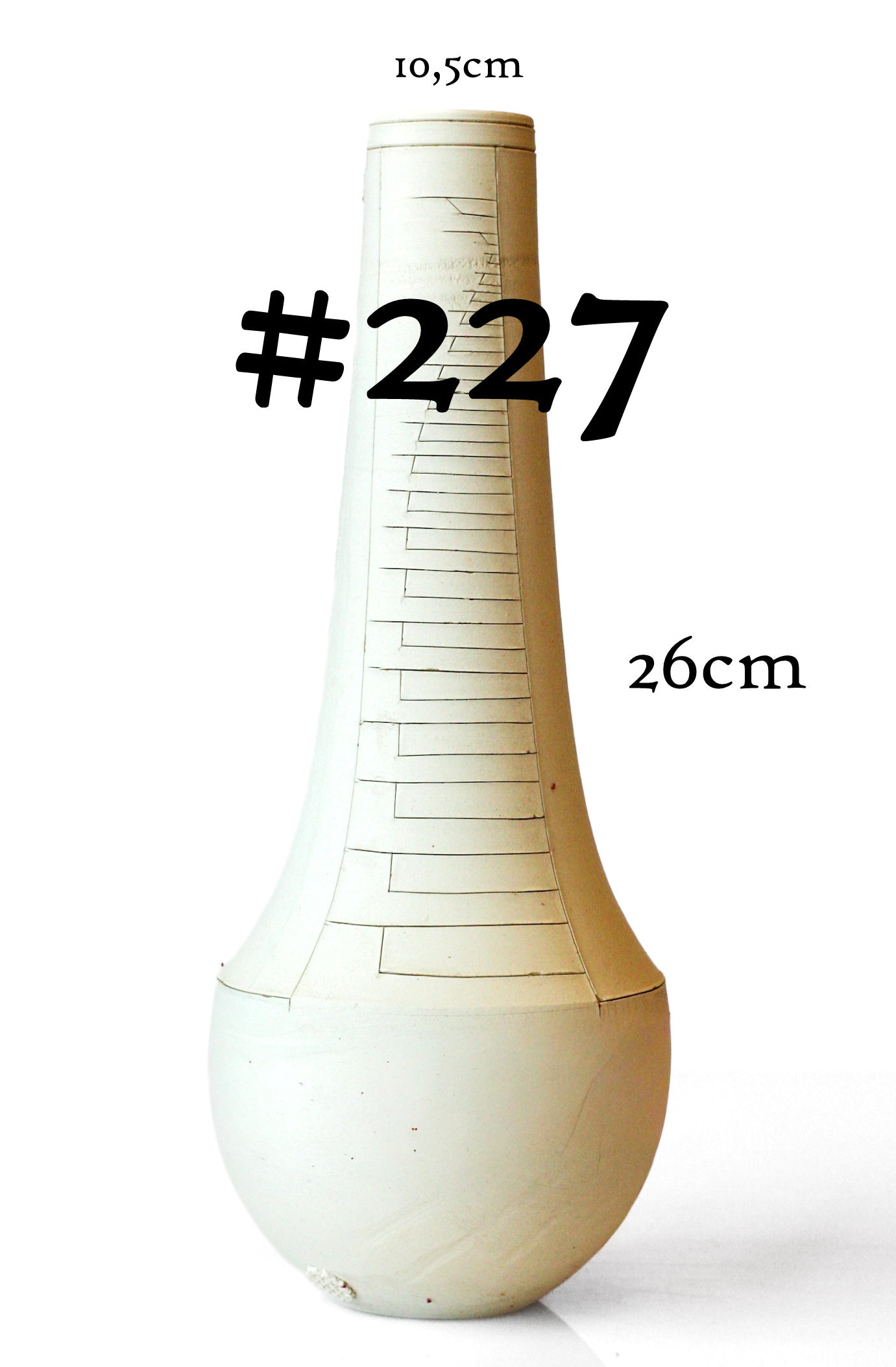 Elongated narrow Vessel